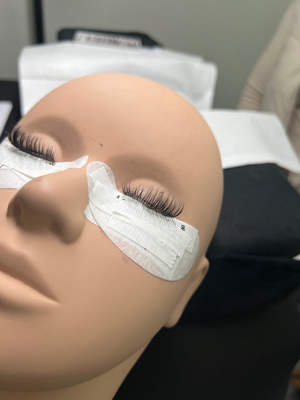 Tête de mannequin pour formation de cils